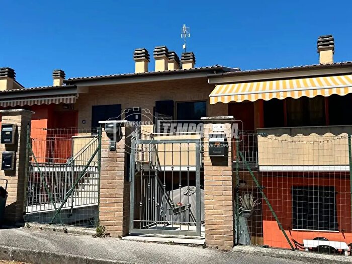 Appartamento trilocale in vendita in Via San Giovanni, Polverigi