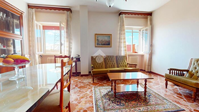 Appartamento quadrilocale in vendita in Via Fratelli Bandiera, Oria