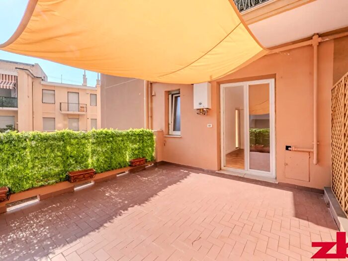 Appartamento con 6 locali in vendita in Robino, Genova