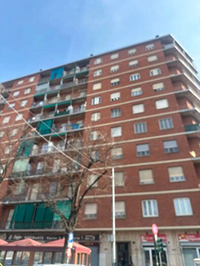 Appartamento bilocale in vendita in Piazza Bengasi, Torino