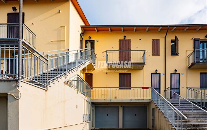 Appartamento trilocale in vendita in Via Suor Caselli Monteombraro, Zocca