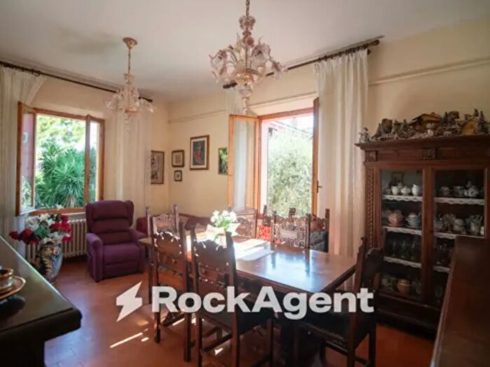 Casa con 6 locali in vendita in Fano