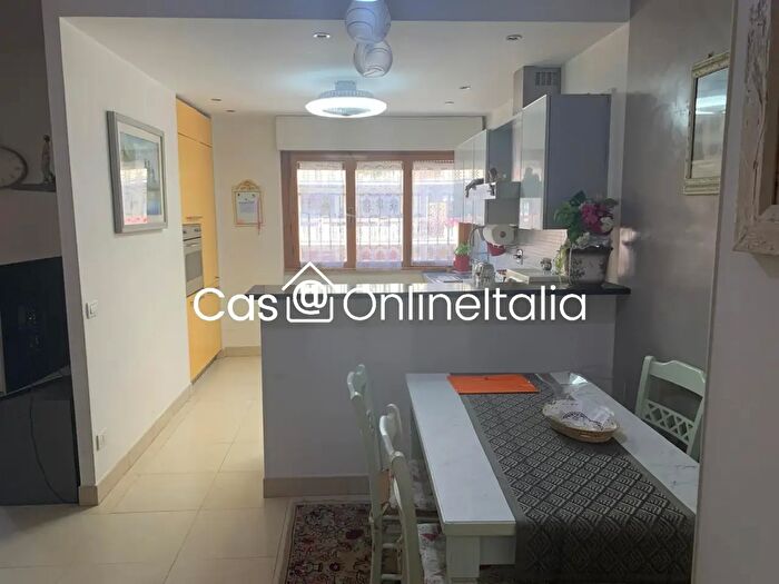 Appartamento con 5 locali in vendita in Via Romeo Gallenga, Perugia