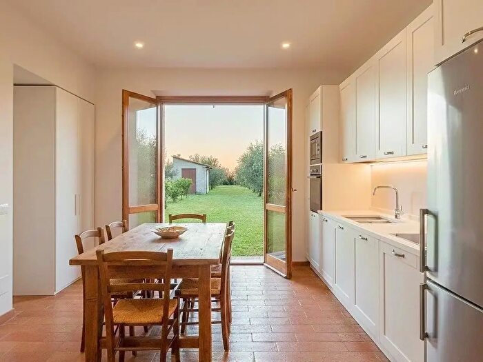 Casa con 5 locali in vendita in a Giuseppe Giusti, Cascina