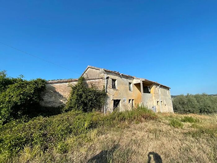 Casa con 10 locali in vendita in Casine di Paterno, Ancona