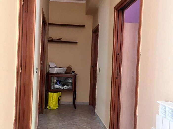 Appartamento quadrilocale in affitto in Via Consalvo, Fuorigrotta, Napoli