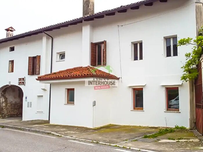 Appartamento con 9 locali in vendita in Via Montelieto, Fanna
