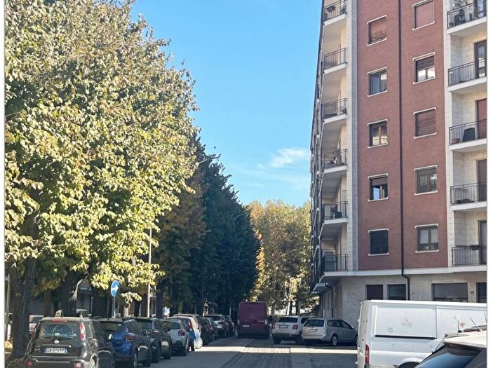 Appartamento trilocale in affitto in Viale Vittorio Veneto, Centro, Chivasso