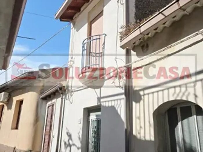 Appartamento trilocale in vendita in Via Ponte, Roccalumera