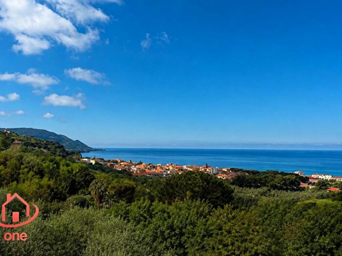 Appartamento trilocale in affitto in Via Petrengole, Santa Maria, Castellabate