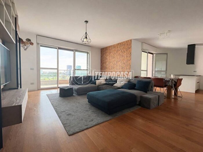 Appartamento trilocale in affitto in Via Ugo Tognazzi, Quartiere Adriano, Milano