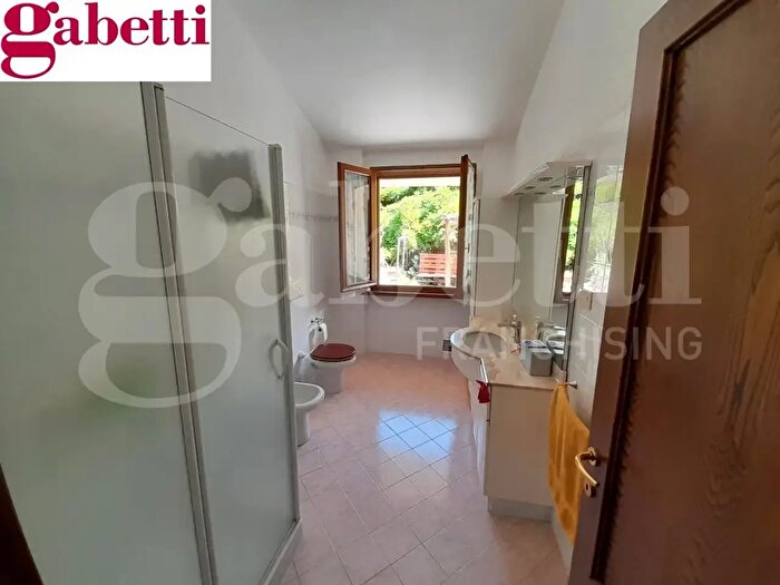Appartamento con 5 locali in vendita in Casole DElsa