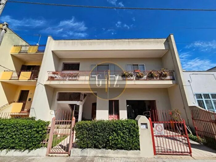 Appartamento con 5 locali in vendita in Via Aldo Moro, Martano