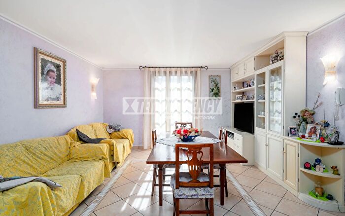 Casa con 11 locali in vendita in Sassuolo