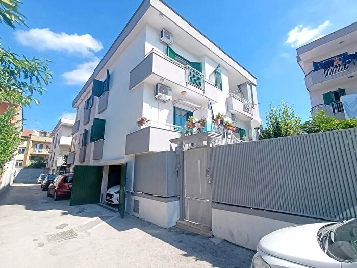 Casa con 5 locali in vendita in Via San Giovanni, Mugnano Di Napoli