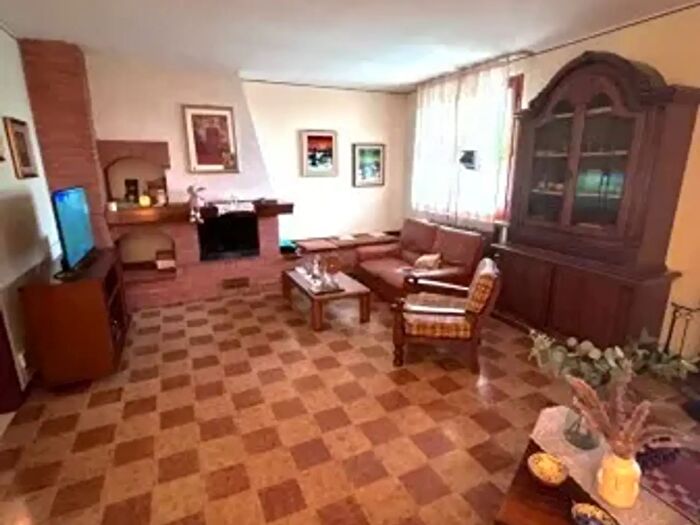 Casa con 6 locali in vendita in Luzzara