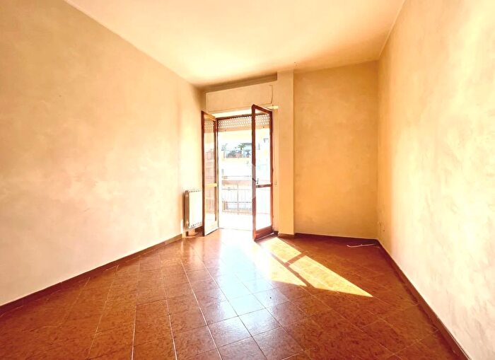 Appartamento con 5 locali in vendita in Via Avvocato Enrico De Nicola, Trani