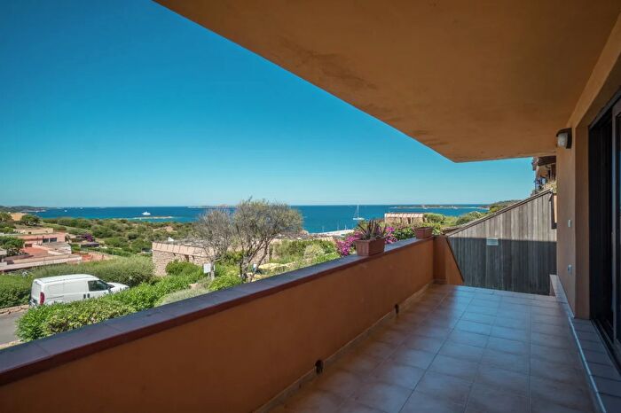 Appartamento trilocale in vendita in Via Poseidone, Olbia