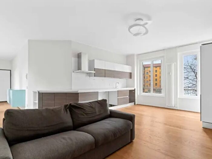 Appartamento trilocale in vendita in Via Montecatini, Milano