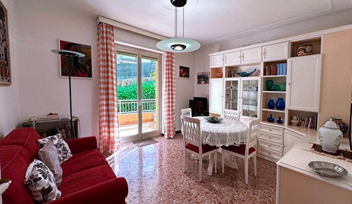 Appartamento trilocale in vendita in Via Franco Norero, Sanremo