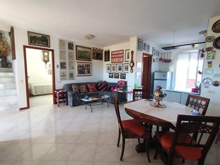 Casa con 5 locali in vendita in Fosdinovo