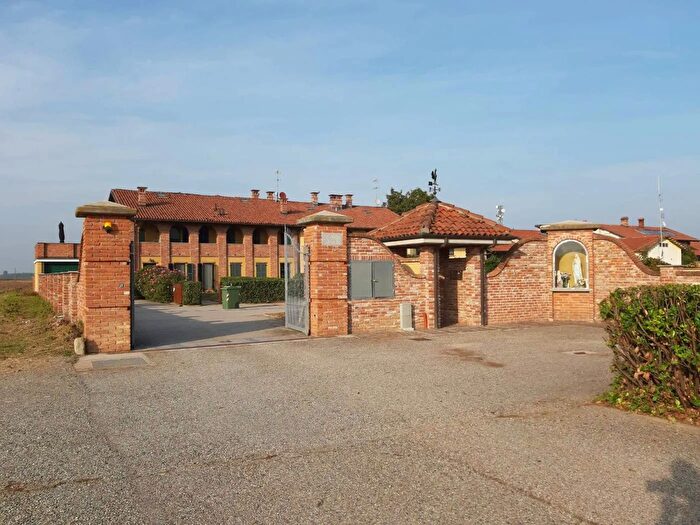 Appartamento bilocale in vendita in Via Streppe Carmagnola, Carmagnola