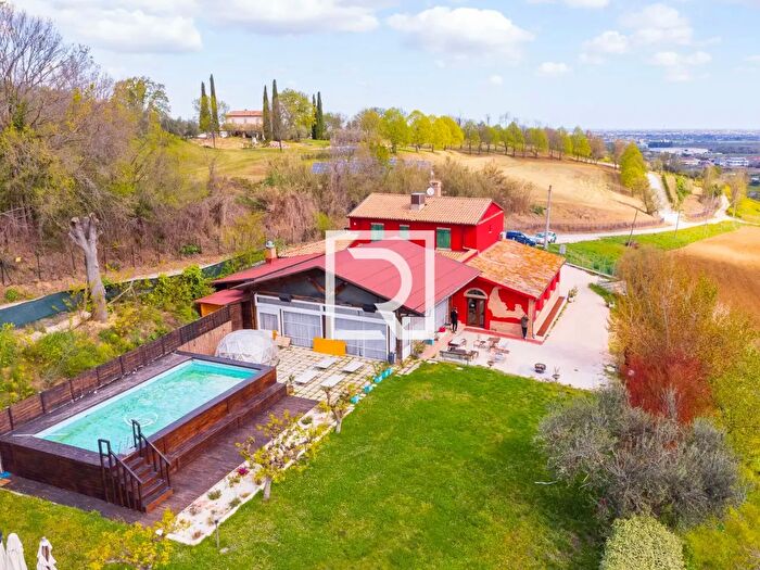 Casa con 7 locali in vendita in Malborghetto, Longiano
