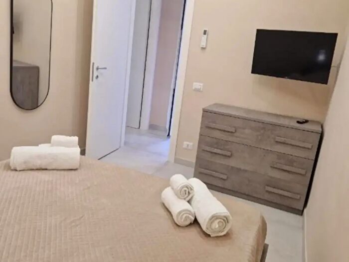 Appartamento trilocale in affitto in Via Santi Giovanni E Paolo, Napoli