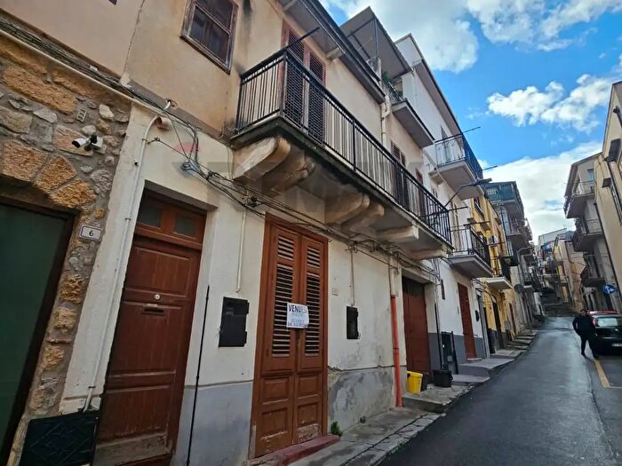 Casa con 10 locali in vendita in Via Turturici, Trabia