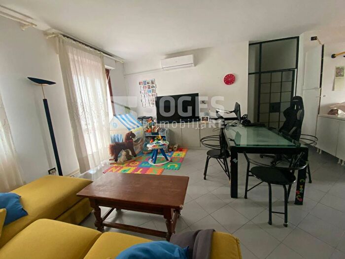 Appartamento quadrilocale in vendita in Via della Resistenza, Figline e Incisa Valdarno