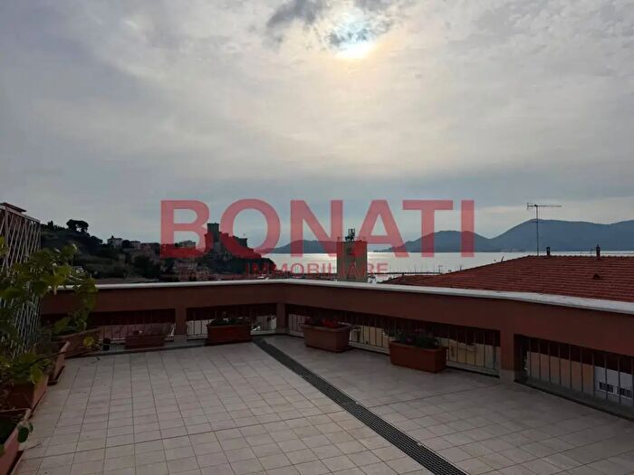 Appartamento quadrilocale in affitto in Via Nino Gerini, Lerici