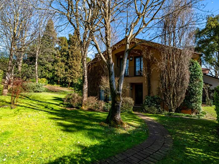 Casa con 6 locali in vendita in Via Silvio Pellico, Lesmo