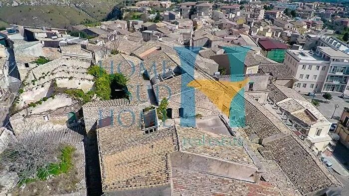 Casa in vendita in Palazzolo Acreide, Noto