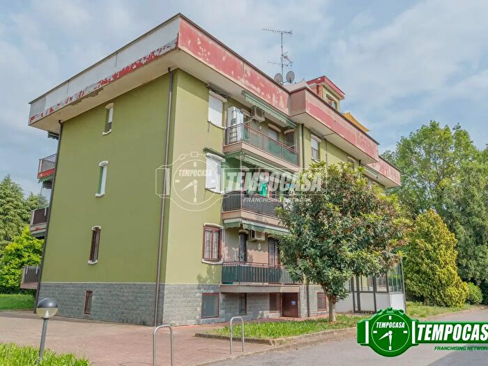 Appartamento con 5 locali in vendita in Via Togliatti, Zibido San Giacomo