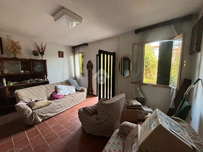 Casa quadrilocale in vendita in Via Tolomei, Loreggia