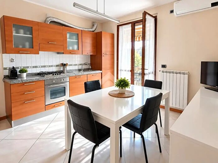 Casa con 5 locali in vendita in Desenzano Del Garda