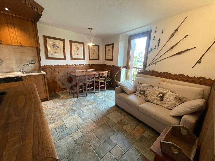 Appartamento trilocale in affitto in Via San Giocondo, Centro, Courmayeur