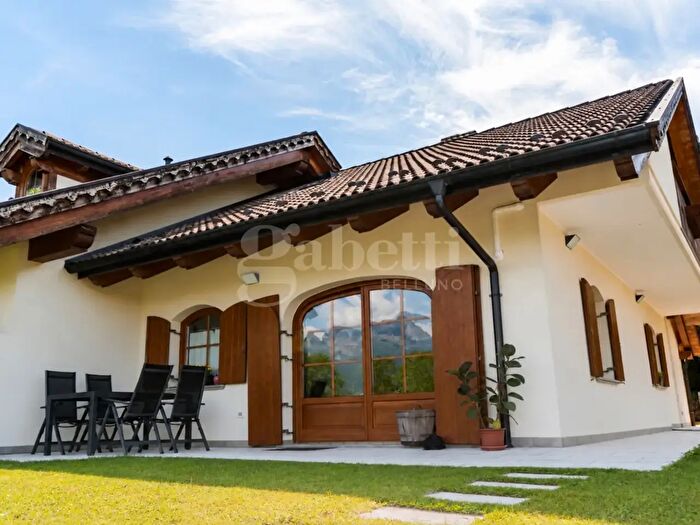 Casa quadrilocale in vendita in Via Castelet a, Belluno