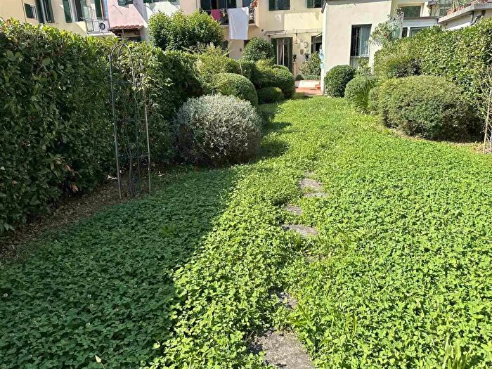 Casa con 7 locali in vendita in Via Claudio Monteverdi, Firenze