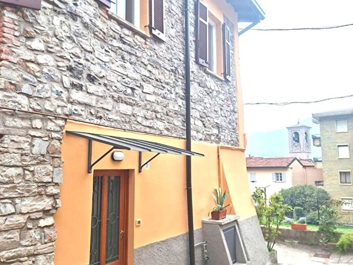 Appartamento bilocale in affitto in Via Giovanni Bertacchi, Valduce Crispi, Como