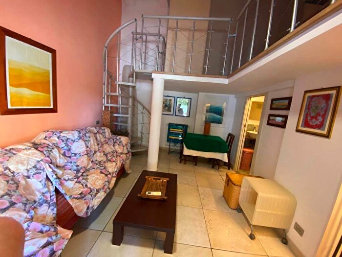 Appartamento bilocale in affitto in Via Forte dei Marmi, Fregene, Fiumicino