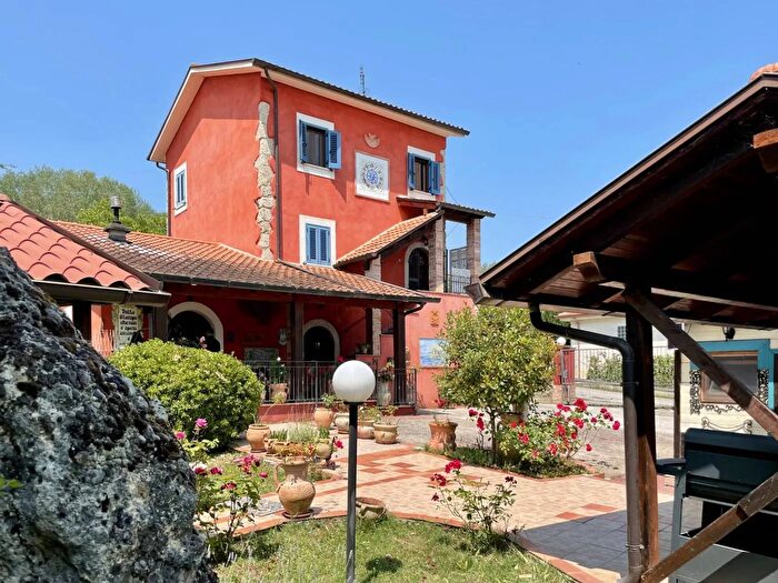 Casa con 6 locali in vendita in Via Marchetta Casalvieri Frosinone, Casalvieri