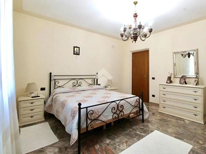 Appartamento trilocale in vendita in Via Valle, Larciano