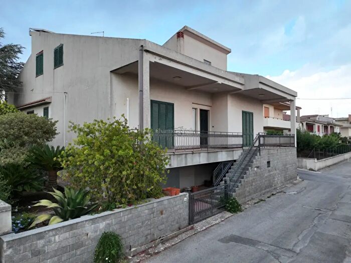 Casa con 5 locali in vendita in Modica