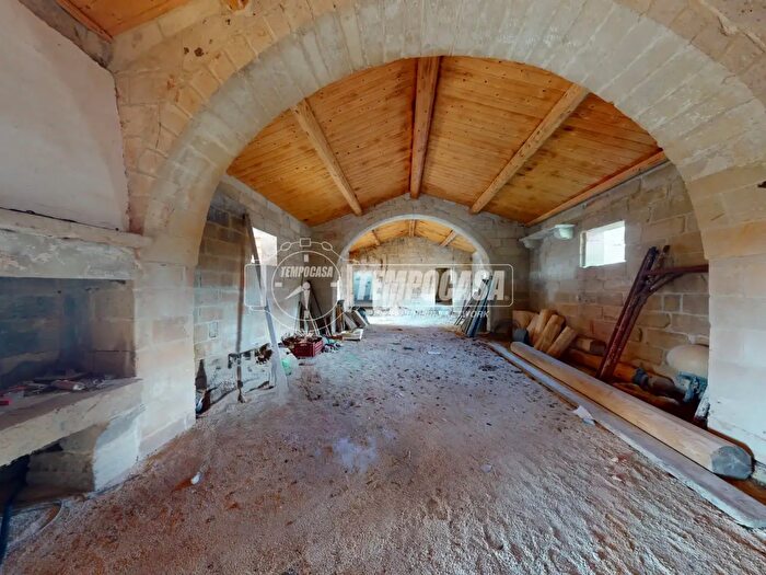 Casa con 9 locali in vendita in Contrada Nacrilli Snc, Scorrano