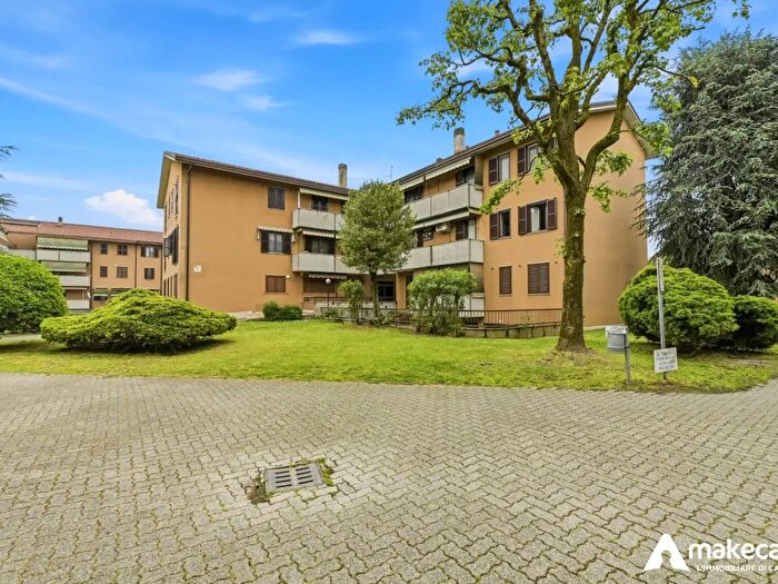 Appartamento trilocale in vendita in Piazza Puccini, Vizzolo Predabissi