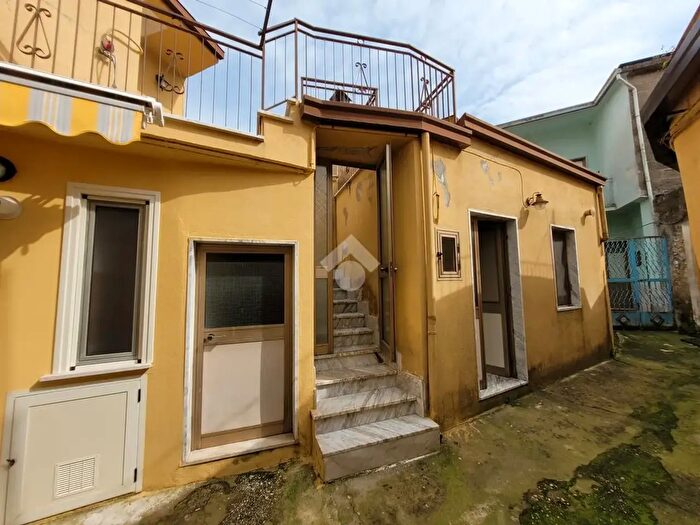 Casa bilocale in vendita in Via del Commercio, Moiano