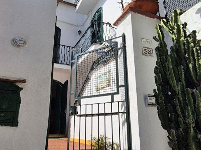 Appartamento quadrilocale in affitto in Via piliero, Vietri sul Mare