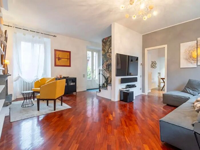 Appartamento con 6 locali in vendita in Via Correggio, Monza