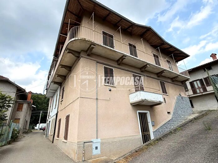 Casa con 5 locali in vendita in Frazione Scaglia, Portula